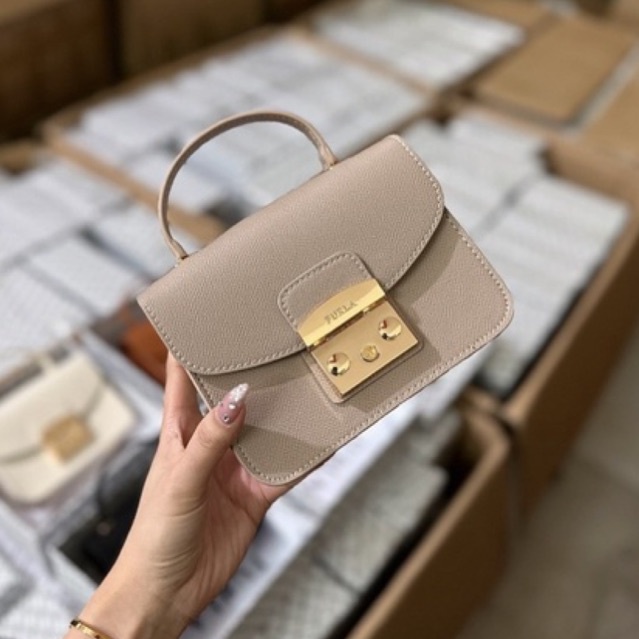 Túi quai xách chữ F L có kèm hộp