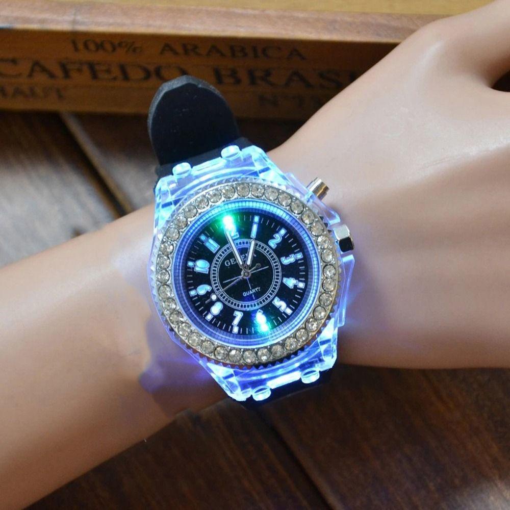 Đồng Hồ Đeo Tay Daanes Mặt Số La Mã Có Đèn LED Phát Sáng Phong Cách Vintage Sang Trọng Cho Nam Và Nữ