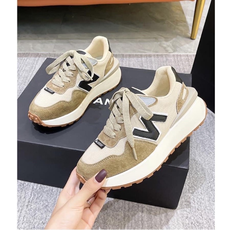 Giày thể thao sneaker HQ chữ N màu nâu be có sẵn giá rẻ cho nữ