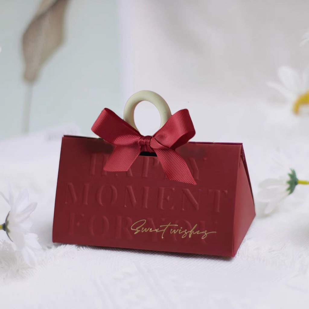 Set 10 / 50 Hộp Đựng Kẹo Cưới Hình Tam Giác Thắt Nơ Màu Vàng Champagne