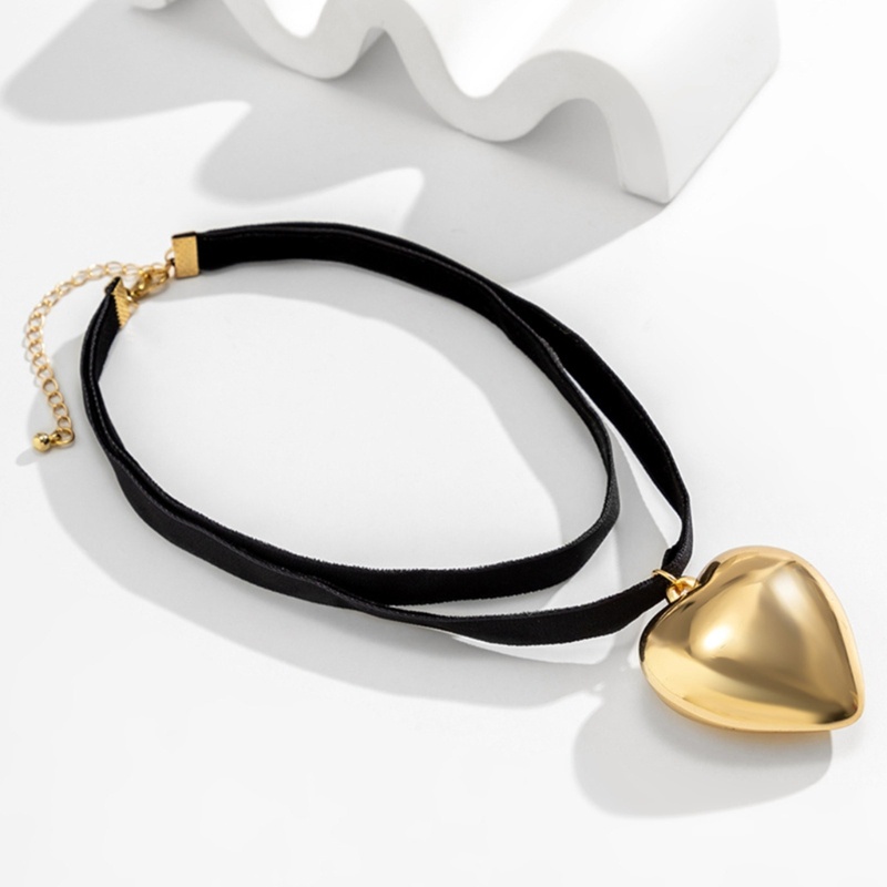 Vòng Cổ Choker Dây Nhung Đen Nhiều Lớp Mặt Hình Trái Tim