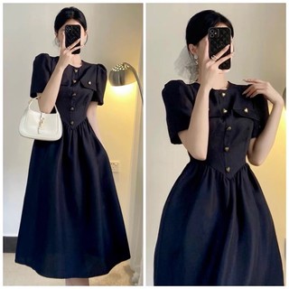 Đầm đen cổ tròn nhúng eo form dài