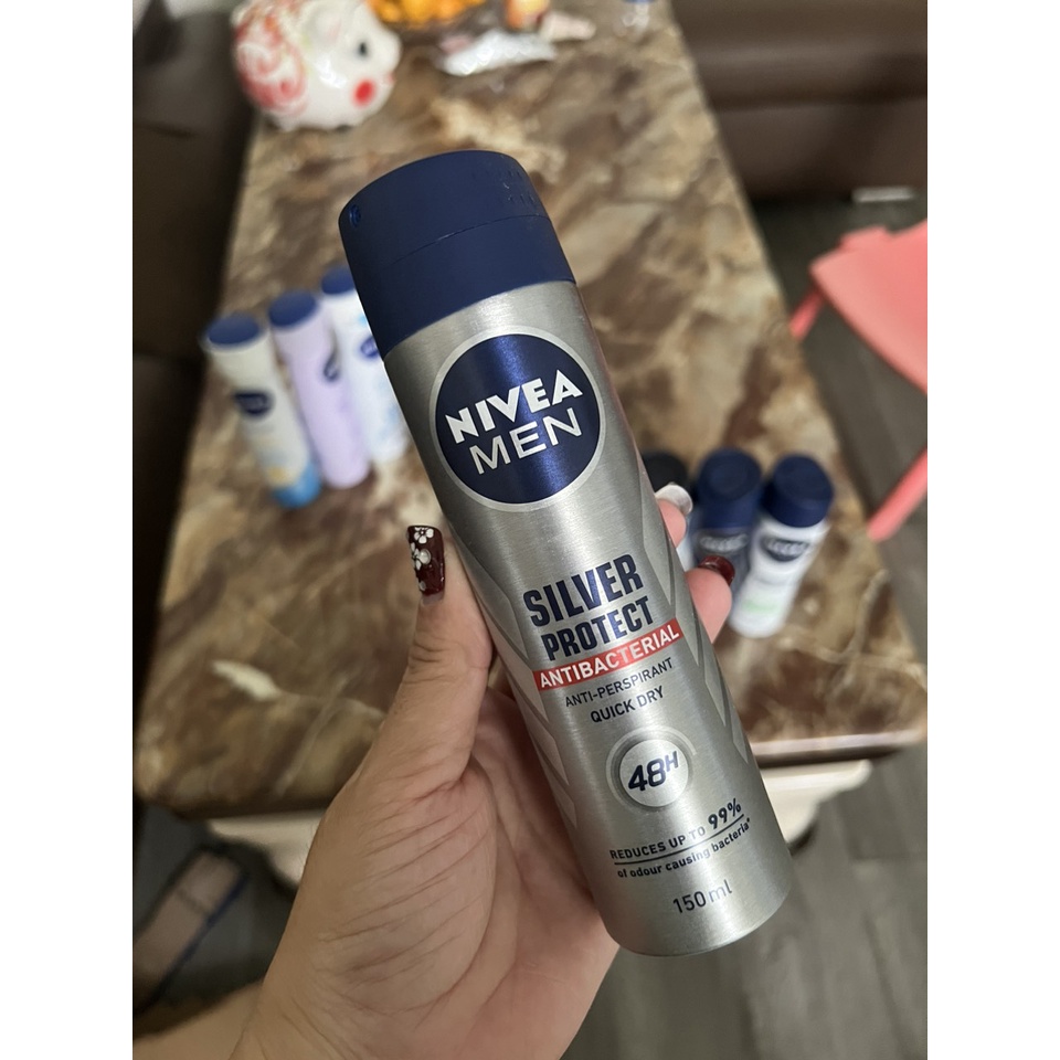 Xịt Khử Mùi Nivea Men Black & White Chai 150 ML