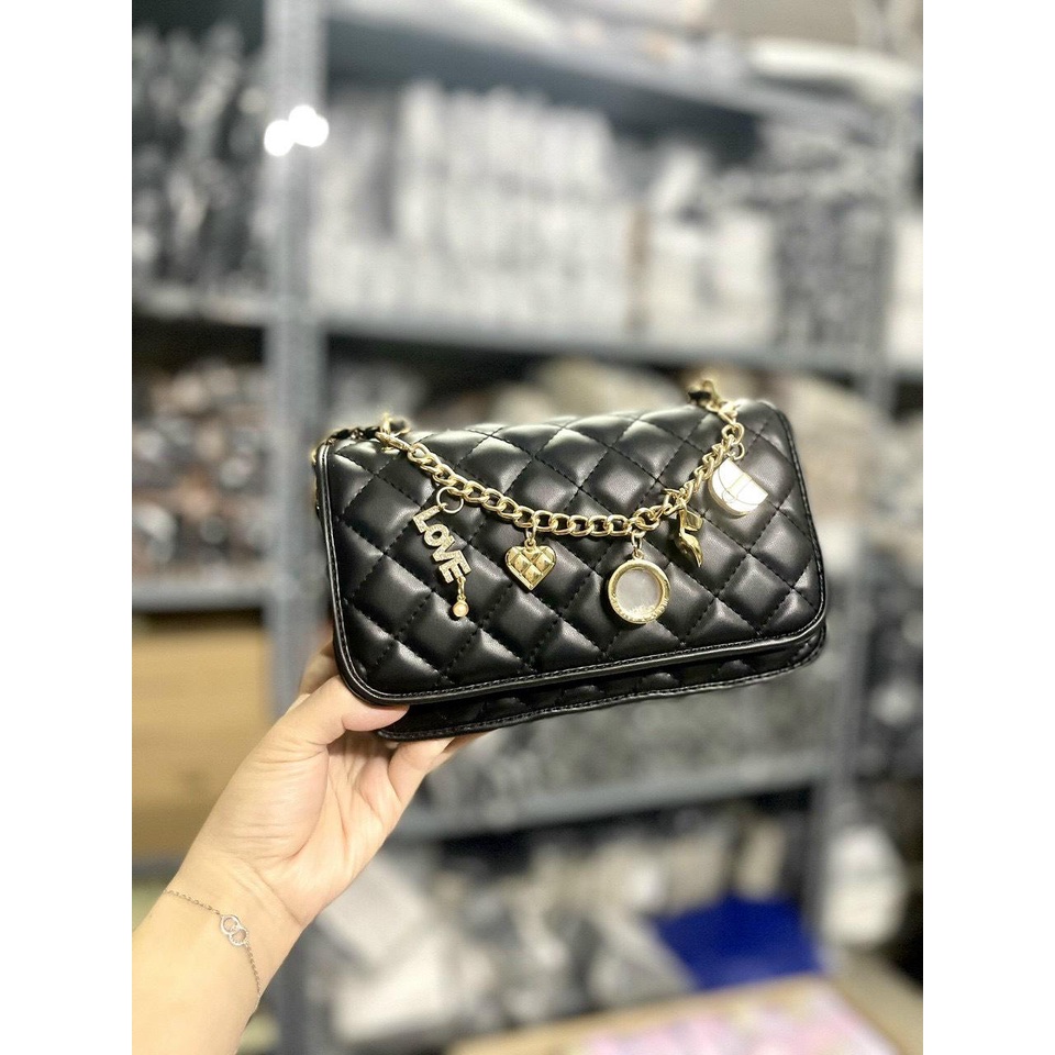 Túi Nữ CNk bản có charm hót hít mới nhất size 20 dễ dùng
