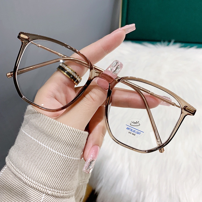 Mắt Kính Chống Bức Xạ Cho Cả Nam Và Nữ