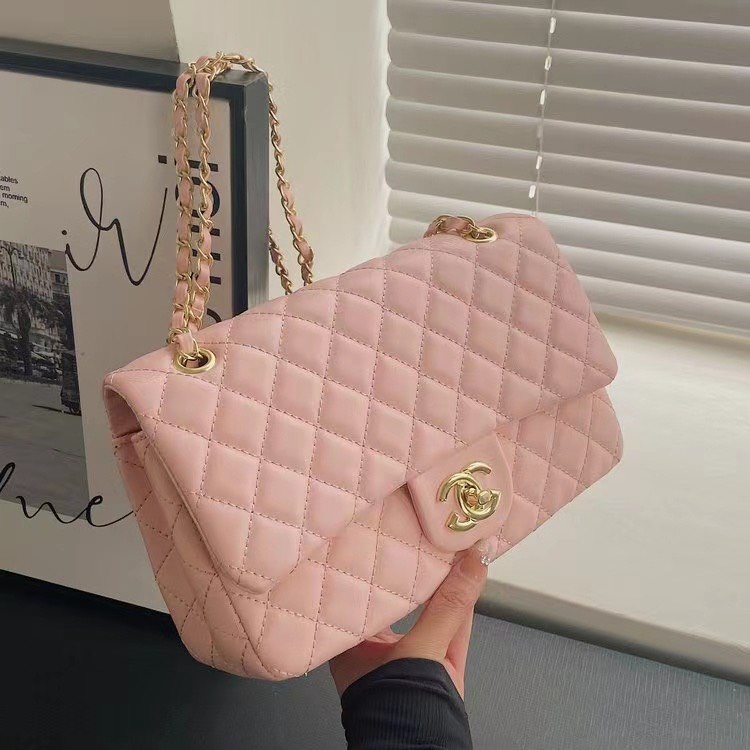 Túi kẹp nách đeo chéo dây xích cao cấp hai màu đen be size 18/25