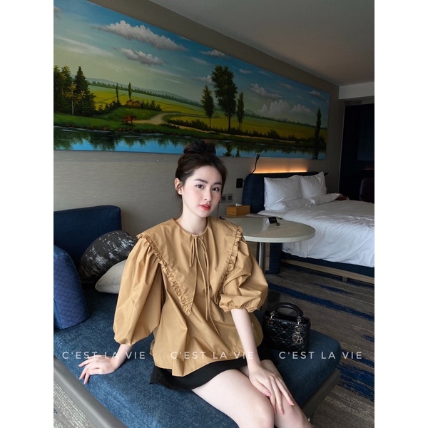 Áo thô hàn cổ bèo tay bồng C'est la vie