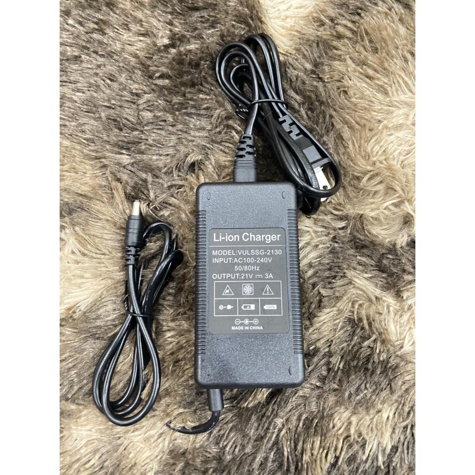 Sạc 5S 21V - 3A chuyên pin Li-ion ,có quạt làm mát và đèn báo đầy. BN.