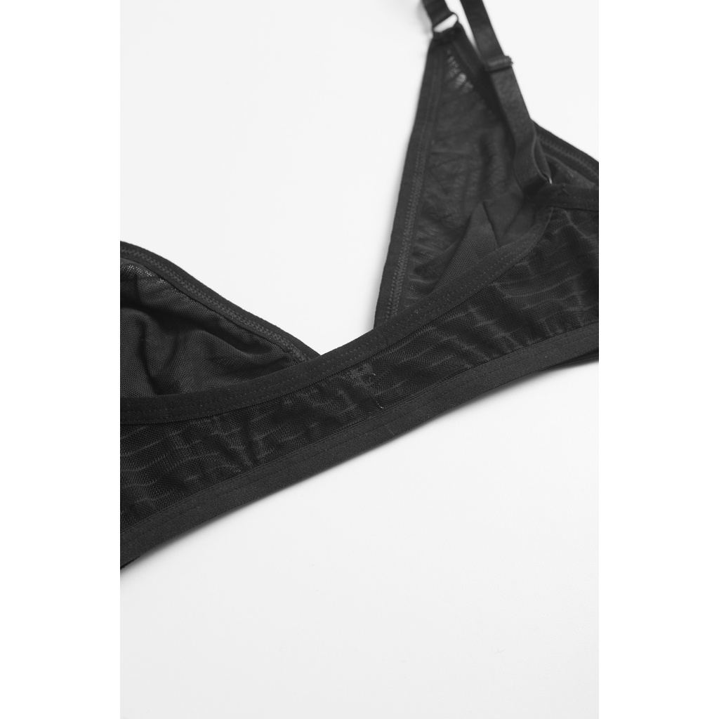 Áo lót Triangle lưới kẻ đen kèm đệm mỏng Lace.thelabel | BigBuy360 - bigbuy360.vn