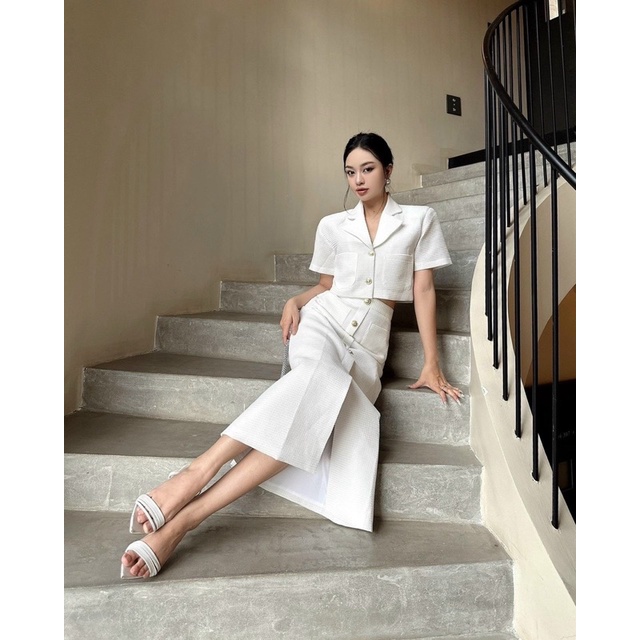 Set crop vest xốp + Chân váy midi phối nút xẻ tà