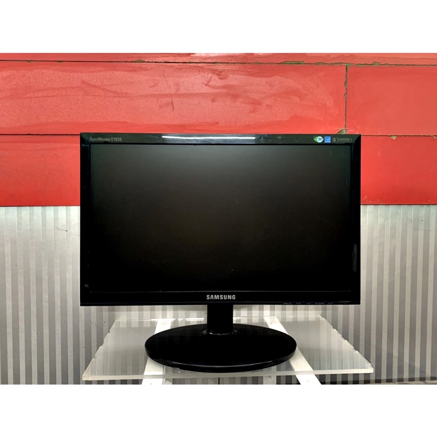 Màn hình máy tính 19 inch cũ kèm dây cáp