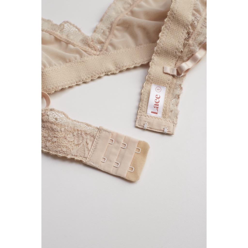 Áo lót Charmi nude bèo kèm đệm mỏng Lace.thelabel | BigBuy360 - bigbuy360.vn