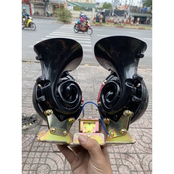 100% HÀNG CHÍNH HÃNG KÈN SÒ ĐẠI 12v 24v Còi Sên Đại Xe Khách Xe Tải. ( CHUẨN ĐÀI LOAN ÂM THANH CỰC HAY )