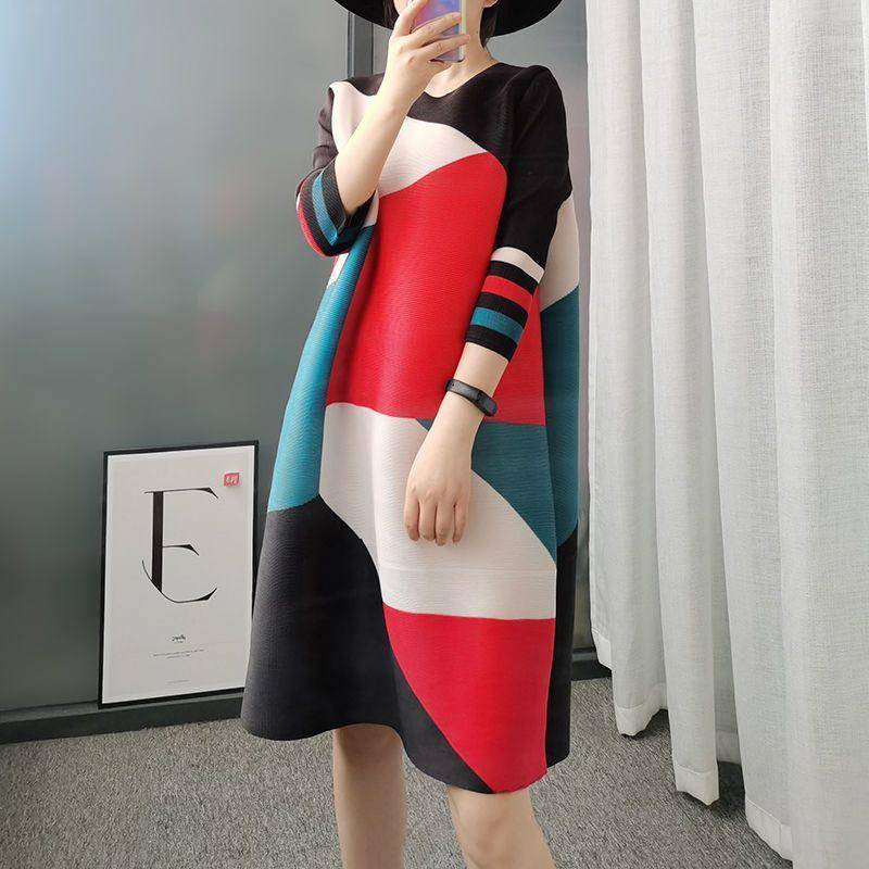 Đầm Dáng Rộng Tay Lửng Họa Tiết Hình Học Màu Tương Phản Thời Trang Xuân Thu 2023 Kích Thước Lớn Cho Nữ