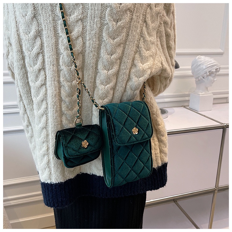 Túi Đeo Chéo Đựng Điện Thoại Bằng Nhung Họa Tiết Kẻ Ô Kim Cương Phối Dây Xích Thời Trang Năm 2023