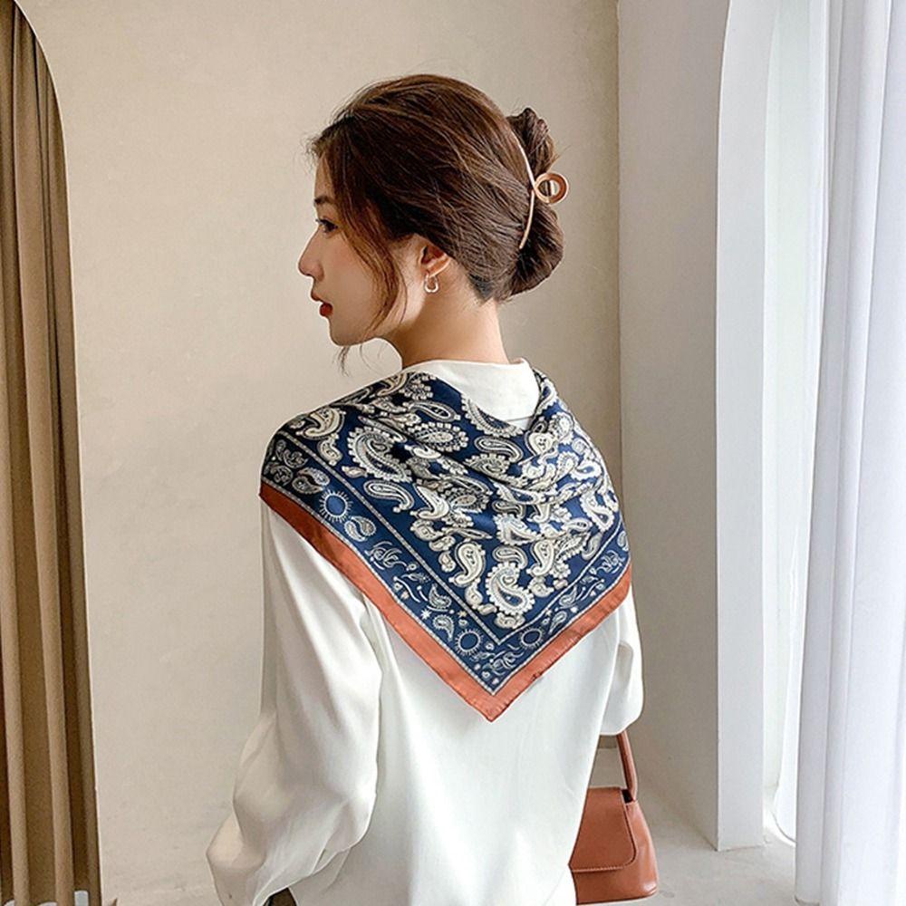 Khăn Choàng Cổ Hình Vuông Bằng Lụa In Họa Tiết Hoa Phong Cách Hàn Quốc Tinh Tế Dành Cho Nữ