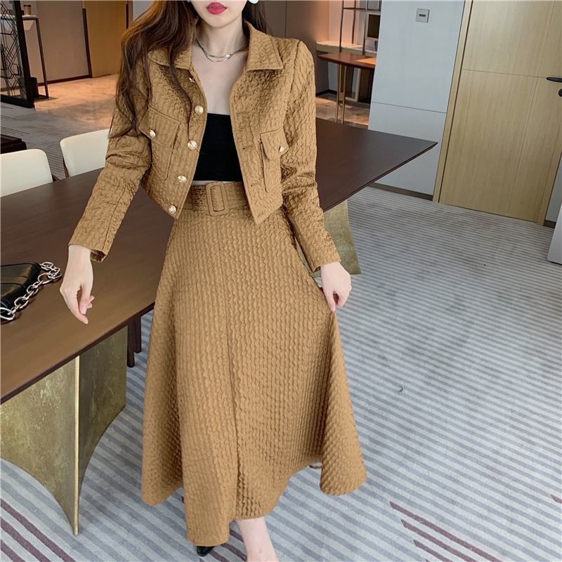 Set Áo Khoác Dáng Ngắn Phối Chân Váy Lưng Cao Phong Cách Châu Âu Thời Trang Mùa Thu Mới 2022