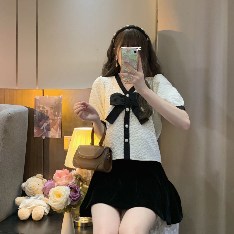 Set Áo Tay Phồng Cổ Chữ V Phối Chân Váy Xếp Ly Phong Cách Pháp Thời Trang Mùa Hè Hàng Mới Dành Cho Bạn Nữ