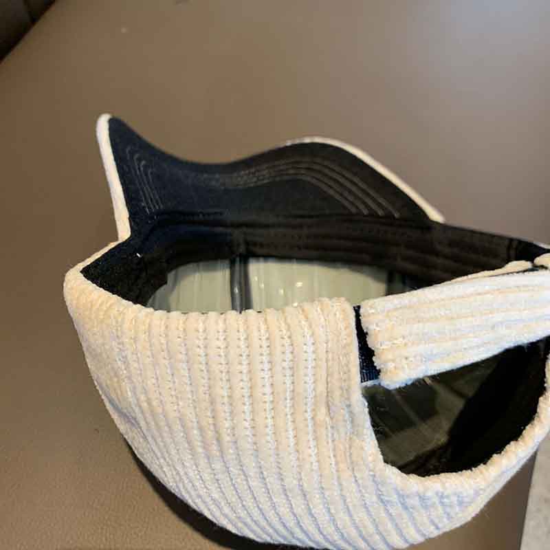 Korean Fashion Simple Design Caps For Men And Women