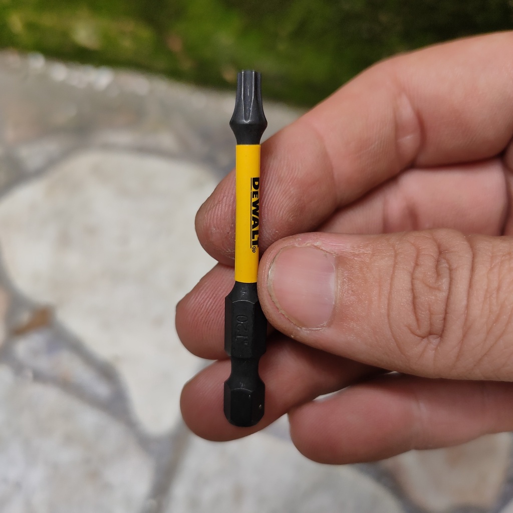 Hoa Thị Thép Đen Dài 6cm Đầu T20 Không Lổ (~Φ3.81mm)