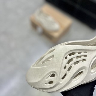 [ROOM95] Giày thể thao sneaker (YZ_30) Foam Runner 'Sand'