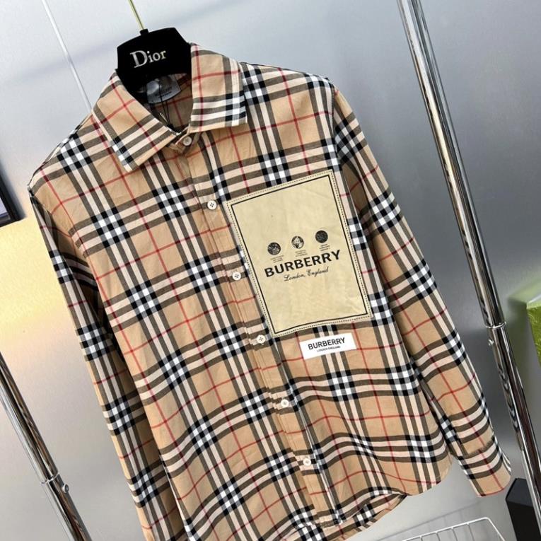 Áo sơ mi kiểu nam nữ Burberry dài tay kẻ caro sọc màu be dập mác logo chữ nâu ngực kiểu dáng sang trọng | BigBuy360 - bigbuy360.vn