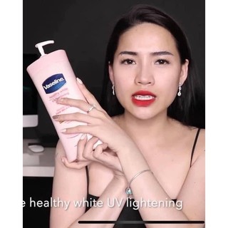 Dưỡng Thể Trắng Da Vaseline 725ml