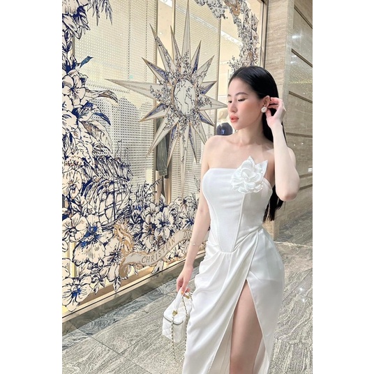 Đầm body cúp ngực kết hoa xẻ tà 🖤