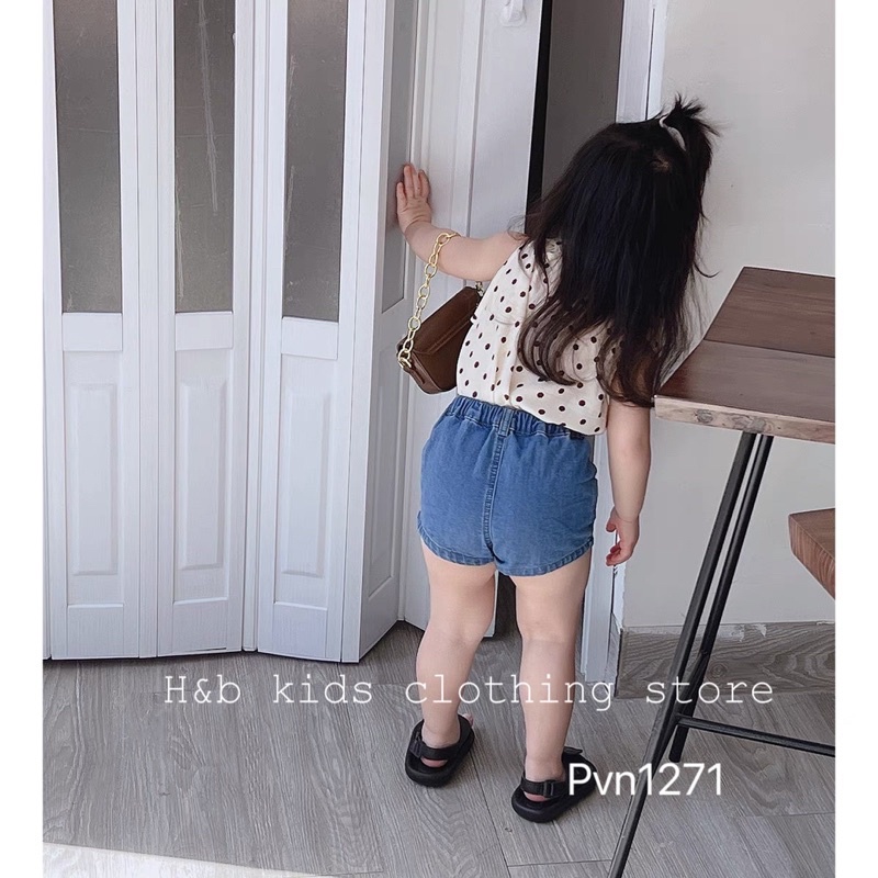 Set áo bi trắng nơ vai + quần sooc jean bé gái