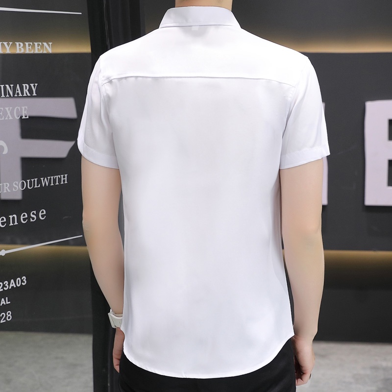 Áo Sơ Mi Lụa Lạnh Mỏng Ôm Dáng Màu Trơn Thêu Chữ Phối Nút Màu Đen / Trắng / Xanh Lá / Xanh Dương Kiểu Hàn Quốc Thời Trang Mùa Hè Cho Nam