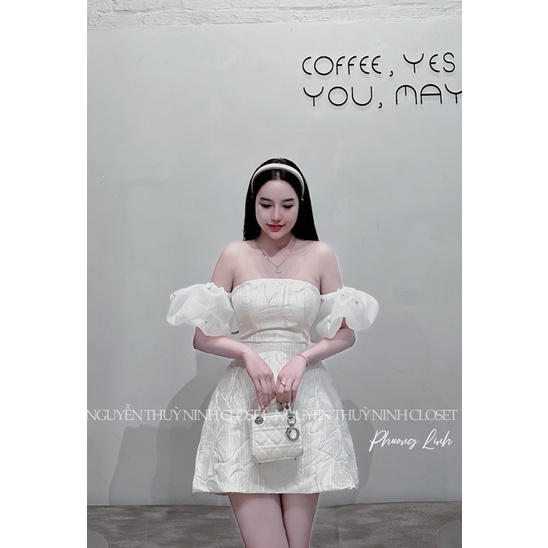 Váy gấm trễ vai tay phối bèo