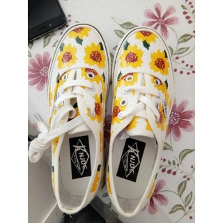 [ORDER] Giày dáng van hoa cúc vàng