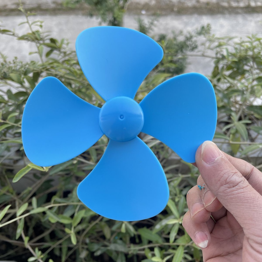 Cánh quạt 4 lá trục 120mm trục 2mm