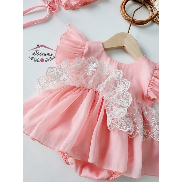 Bộ liền thân hồng cánh tiên nơ lưng viền ren trắng cao cấp - Tocxumi