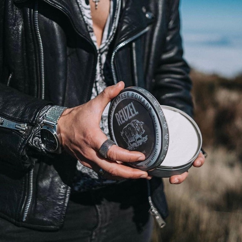 Sáp vuốt tóc Reuzel Extreme Hold Matte Pomade