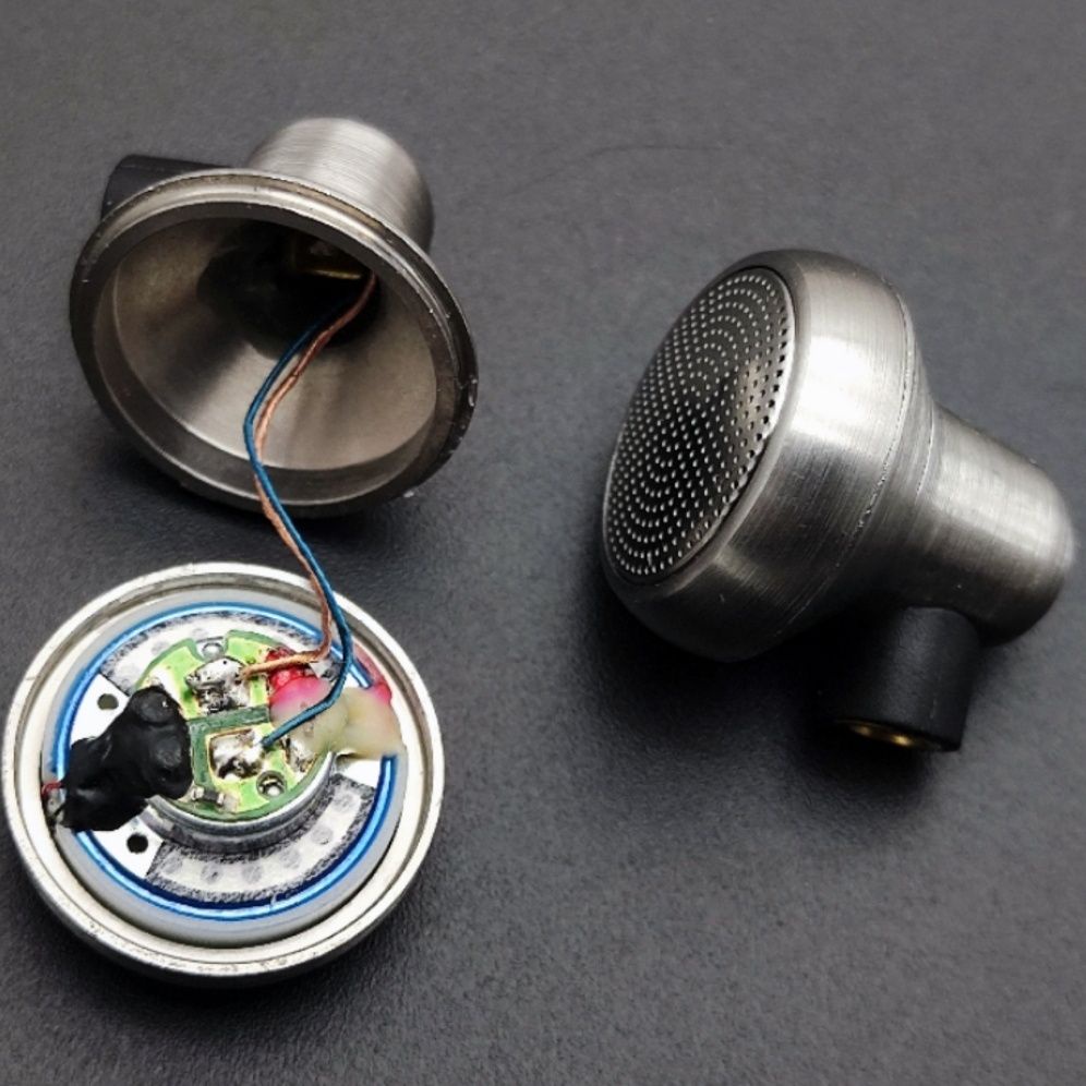 Fever dynamic iron flavor electrostatic unit piezoelectric ceramic graphene diaphragm dual-cavity DIY earphone MMCX brushed titanium shell FNFB