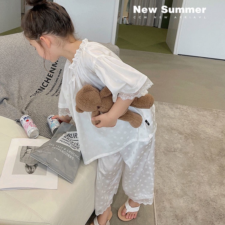 Bộ Đồ Ngủ 2 Món Bằng Lụa Satin Mỏng Tay Ngắn Thoáng Khí Thoải Mái Thời Trang Mùa Hè Cho Bé Gái