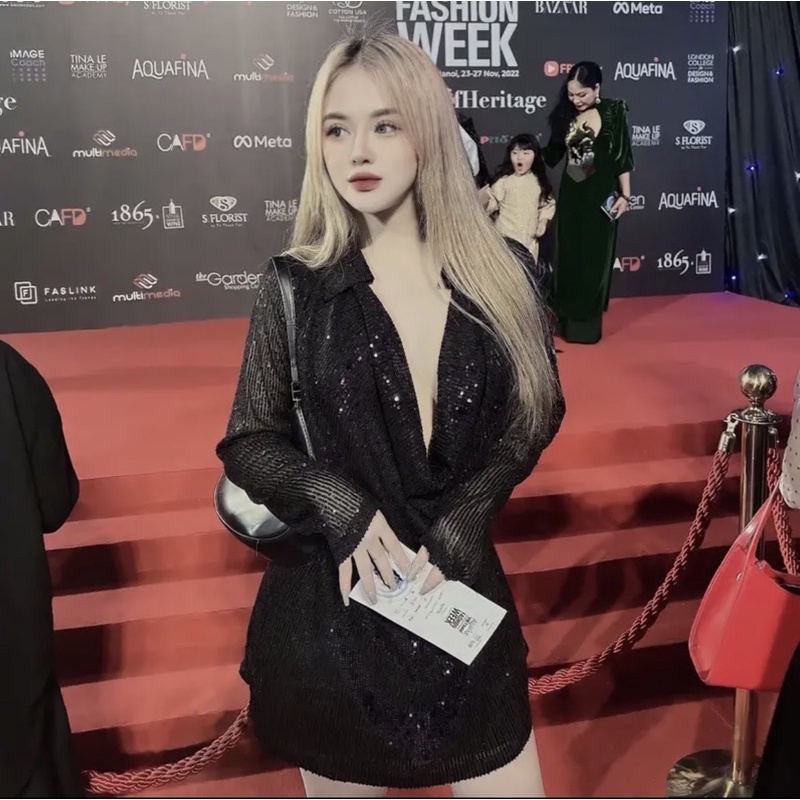 Váy cổ đổ bling dự tiệc