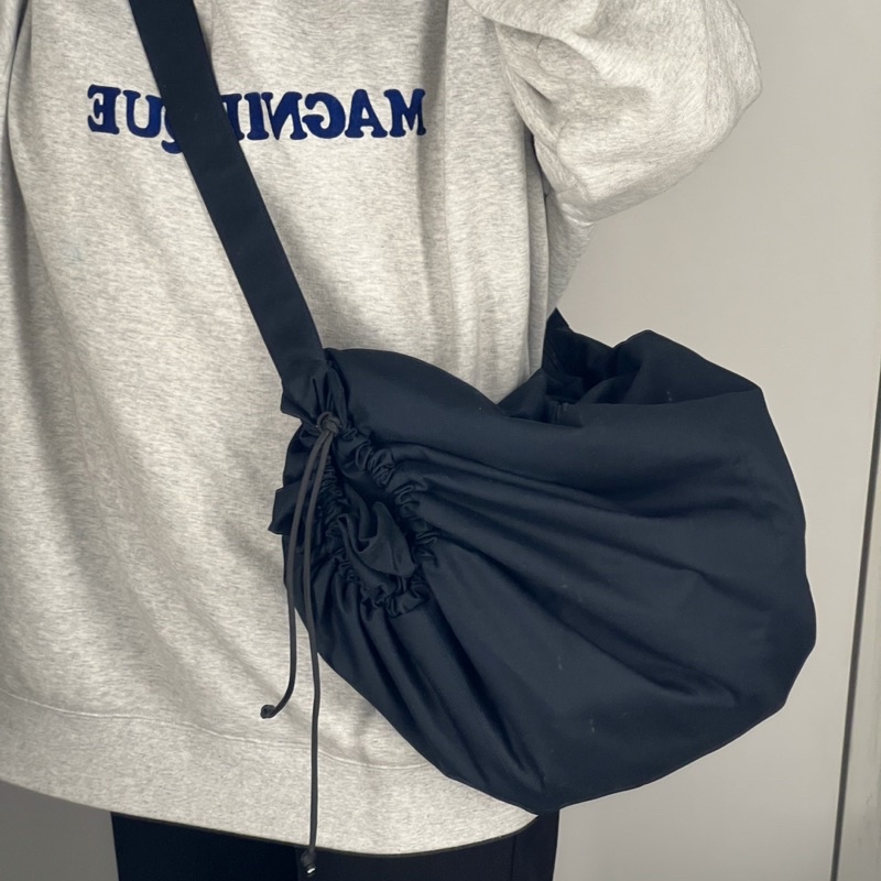 JAMIE BAG - Túi đeo chéo rút dây unisex Poési