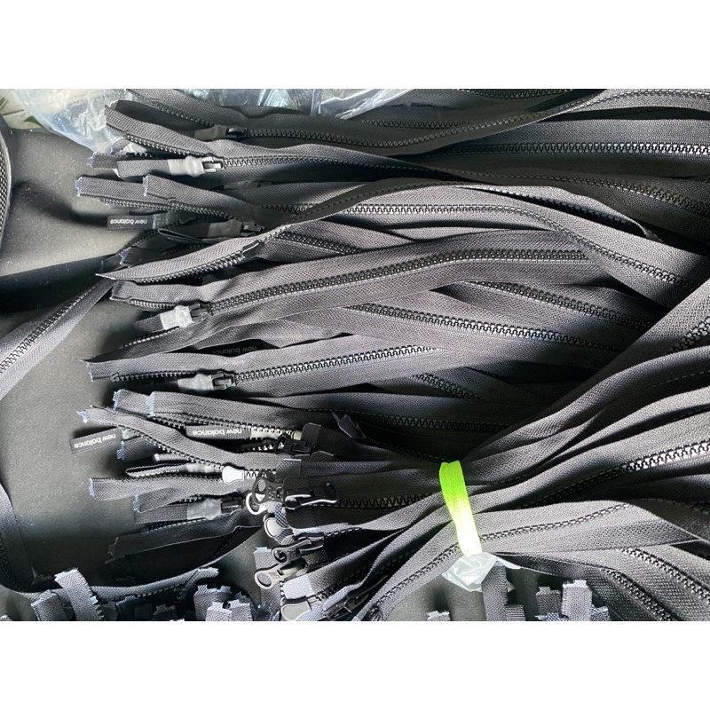 Dây kéo 2 đầu dài 60cm-80 cm giá 5,5k/sợi.