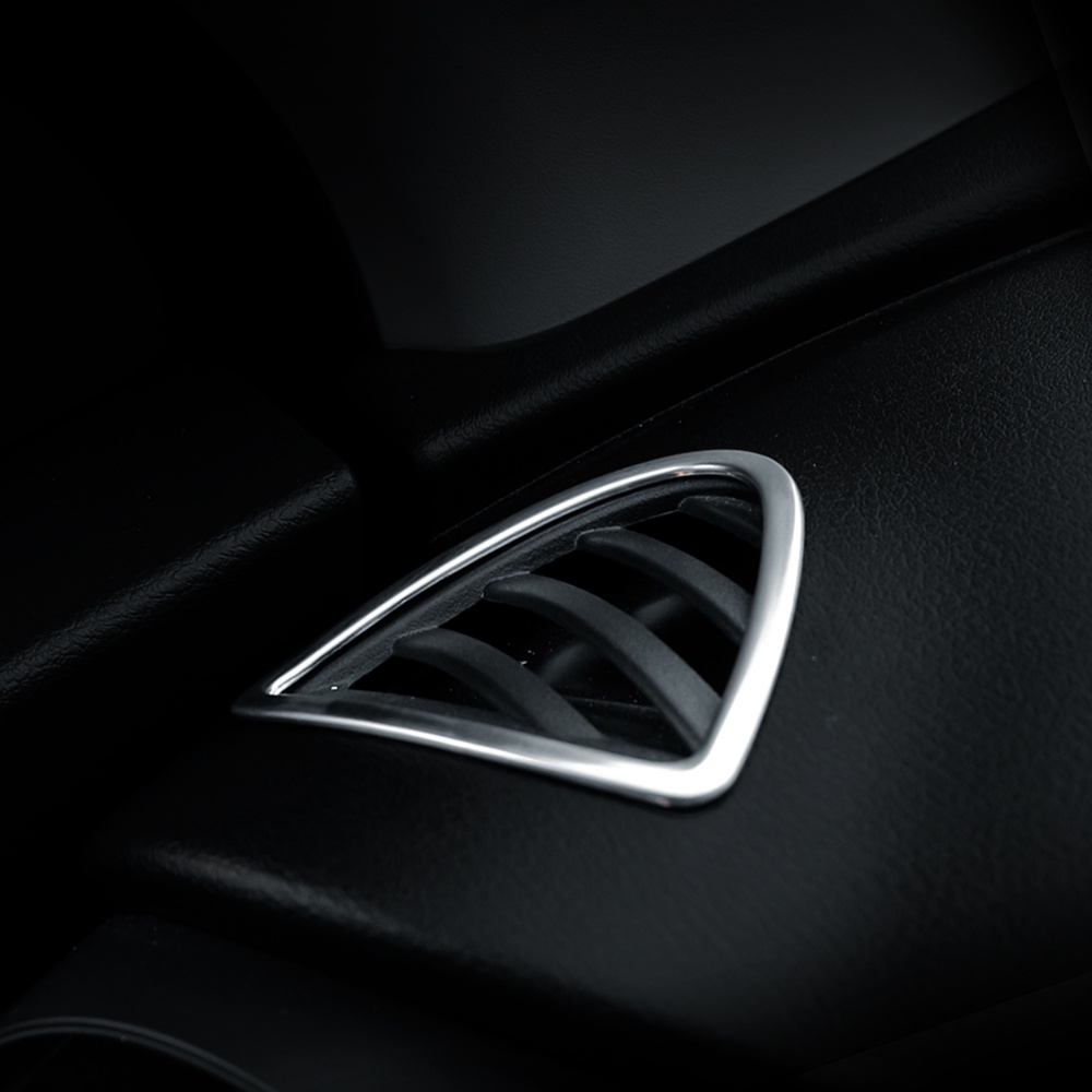 Bộ 2 Miếng Dán Trang Trí Lỗ Thông Gió Xe Hơi Nissan Kicks 2017-2021 Bằng Thép Không Gỉ