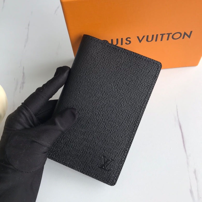 Bộ Hộ Chiếu Louis Vuitton M60181 Một Trăm Ảnh Thời Trang