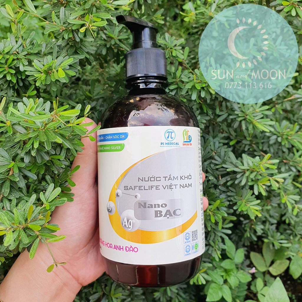 Nước tắm khô SafeLife Vietnam Nano Bạc – Hương Hoa Anh Đào (500ml)