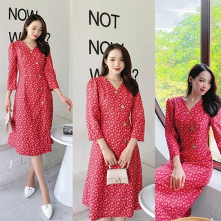 Đầm nhung tăm hoa nhí cúc gỗ cổ V