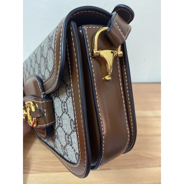 Túi xách đeo chéo bản Hà Hồ