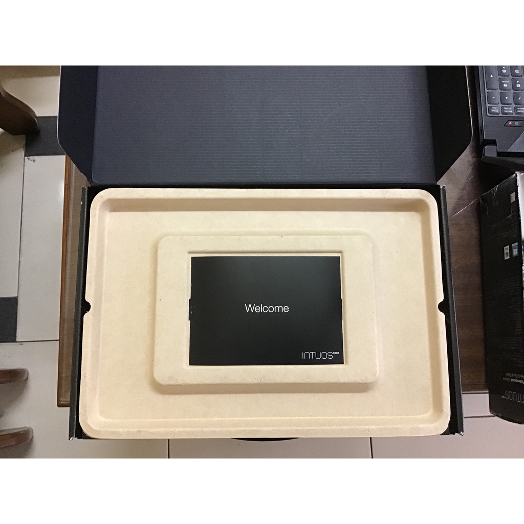 Bảng vẽ Wacom intuos pro S PTH-451