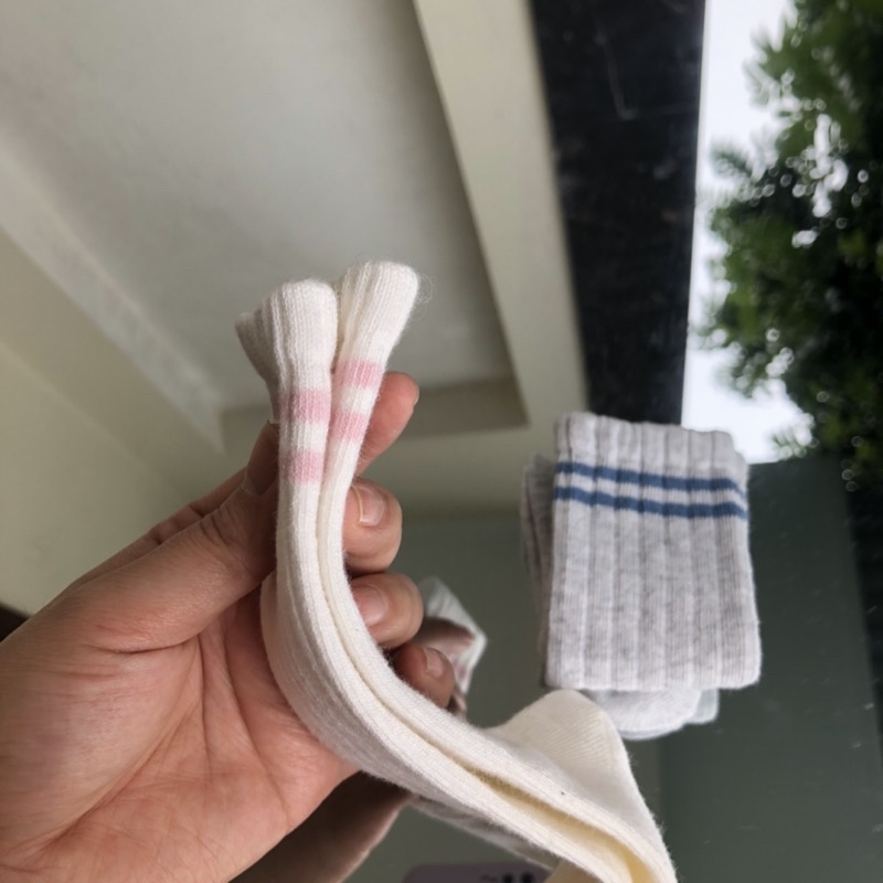Tất trẻ em cổ cao chống chơn oldnavy cổ 2 kẻ