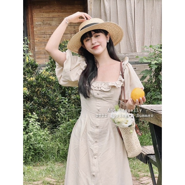 VÁY DÁNG DÀI CỔ VUÔNG PHỐI BÈO TRONG VEO