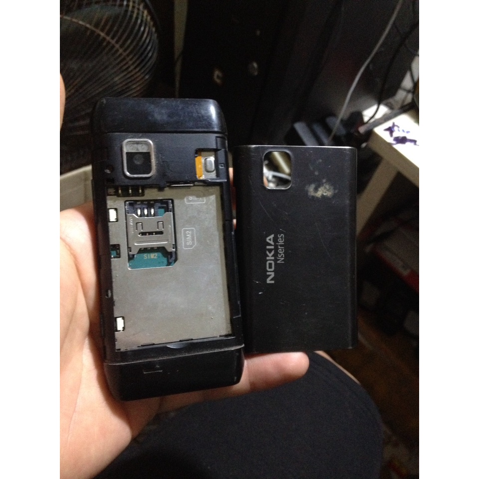 Xác NOKIA E7 tàu liệt cảm, không tét được gì, máy không bin