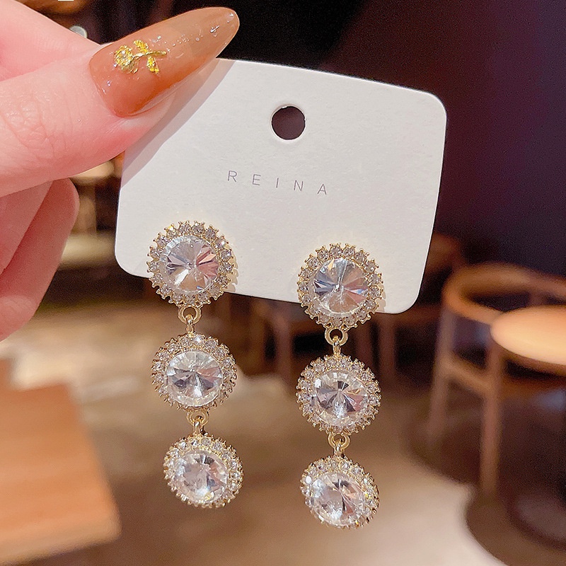 Đôi Khuyên Tai Dáng Dài Đính Đá Phối Tua Rua Thời Trang Cho Nữ